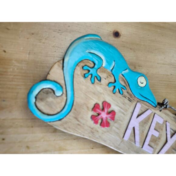 Wood Burned Key West Sign Iguana Lizards Hibiscus Flowers Pool Decor - Picture 7 of 10